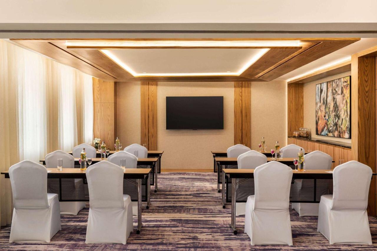 Ramada Encore By Wyndham Indore Nipania Exterior foto
