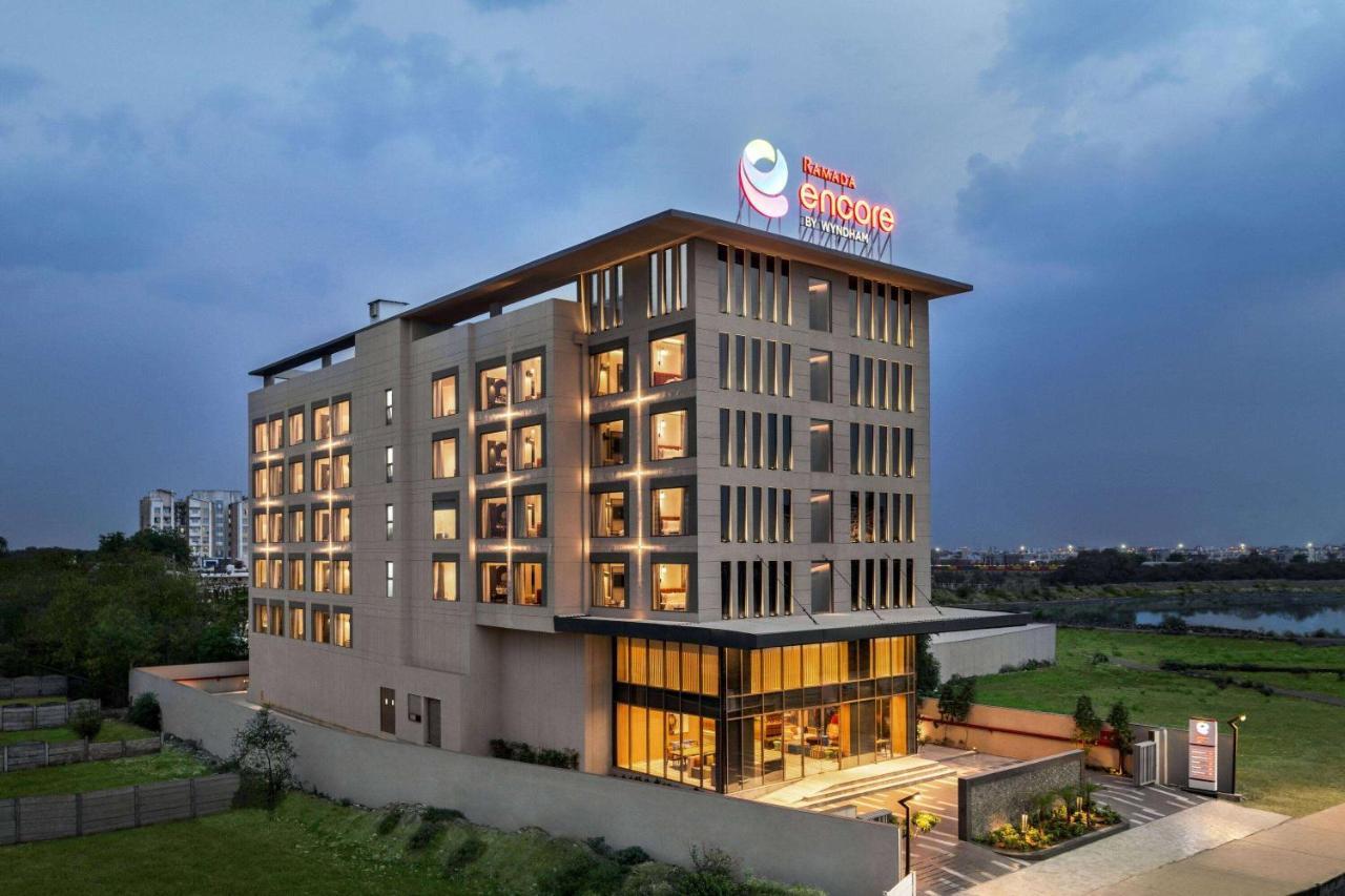 Ramada Encore By Wyndham Indore Nipania Exterior foto